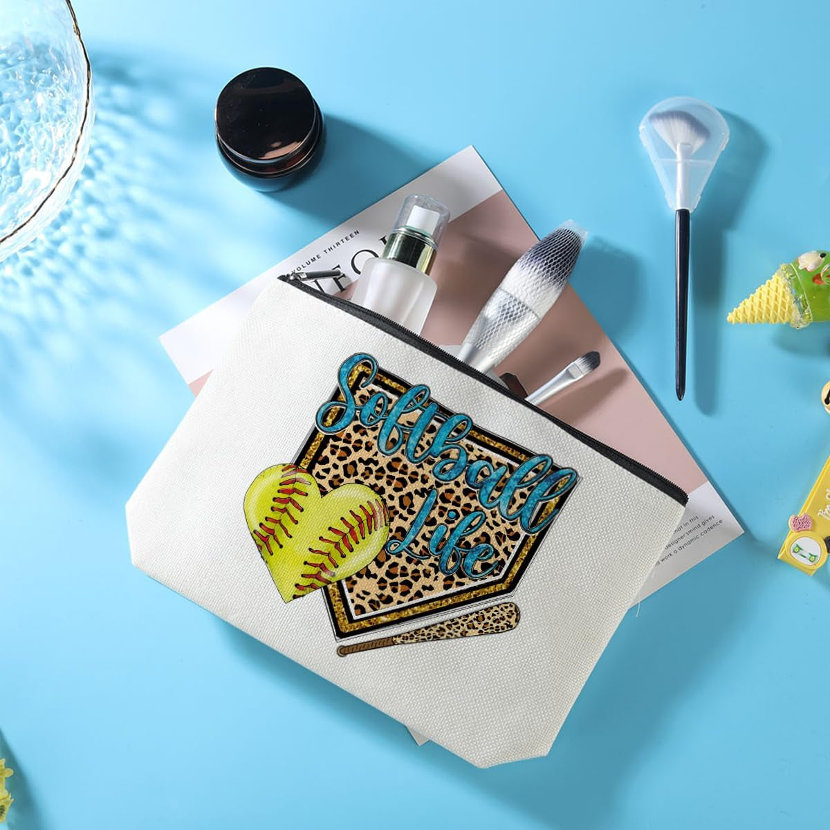 Softball Gifts Leopard Makeup Bag Softball Party Favors Cosmetic Bag Softball Stuff Accessories Birthday Gifts for Women Team Her Coach Zipper Pouch Travel Organizer Toiletry Bag Vacation Christmas